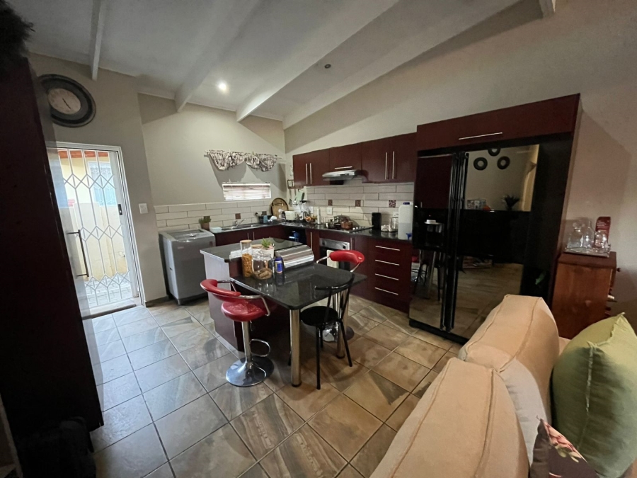 To Let 3 Bedroom Property for Rent in Waterval East North West